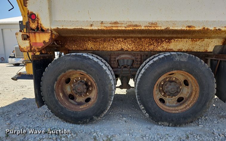 image for item DO2793 2006 Sterling LT9500  dump truck