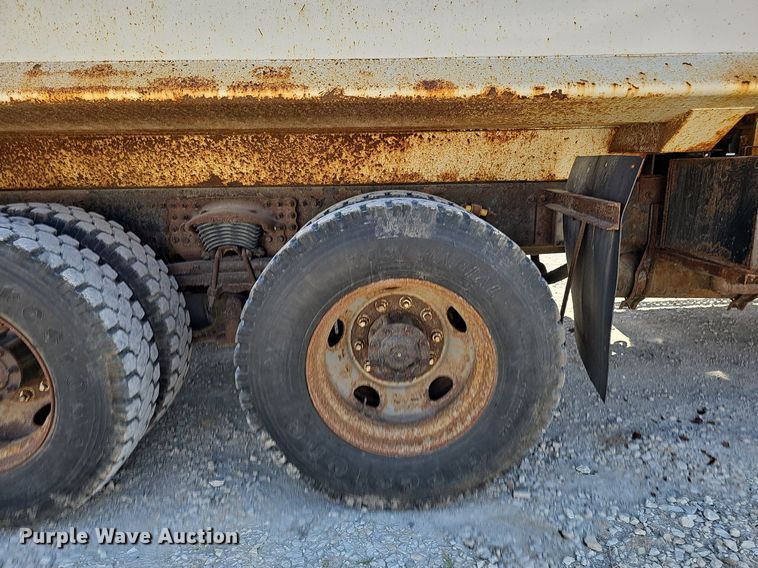 image for item DO2793 2006 Sterling LT9500  dump truck