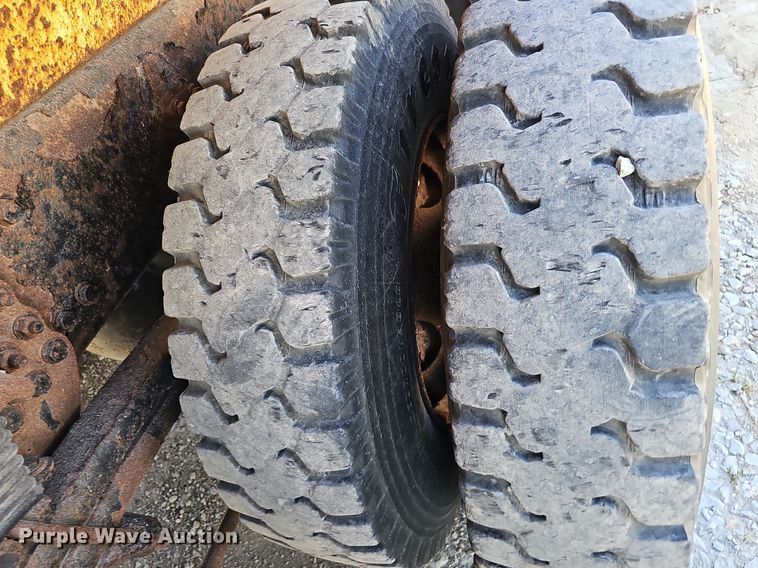 image for item DO2793 2006 Sterling LT9500  dump truck