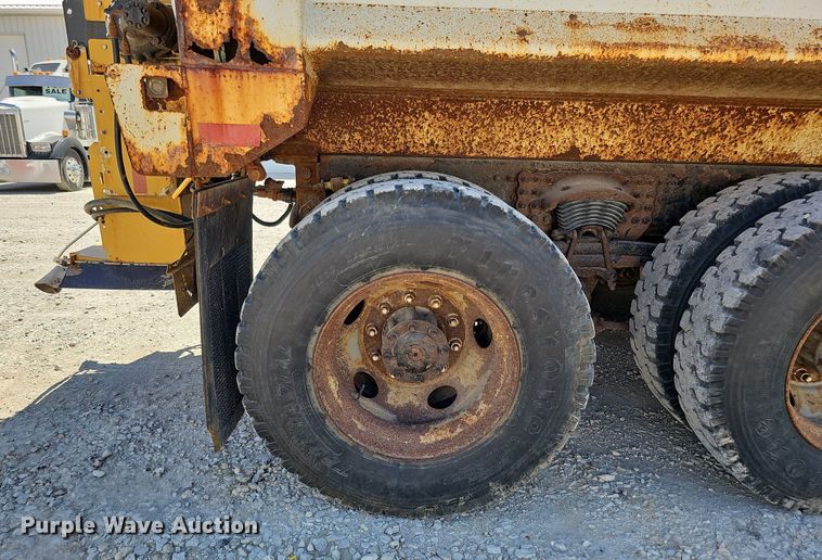 image for item DO2793 2006 Sterling LT9500  dump truck