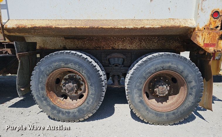 image for item DO2793 2006 Sterling LT9500  dump truck