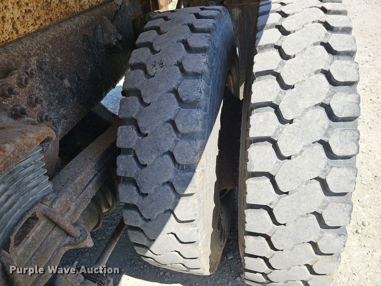 image for item DO2793 2006 Sterling LT9500  dump truck