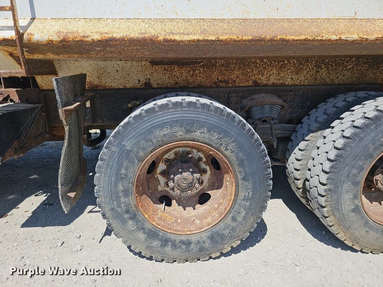 image for item DO2793 2006 Sterling LT9500  dump truck