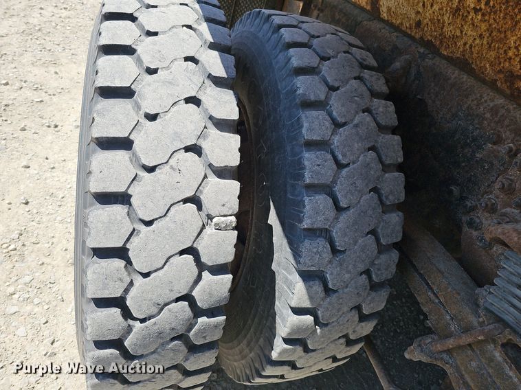 image for item DO2793 2006 Sterling LT9500  dump truck