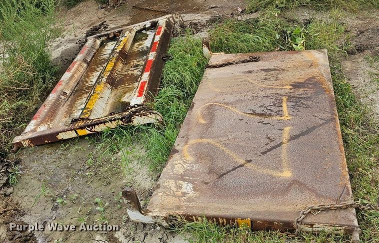 image for item DO2793 2006 Sterling LT9500  dump truck