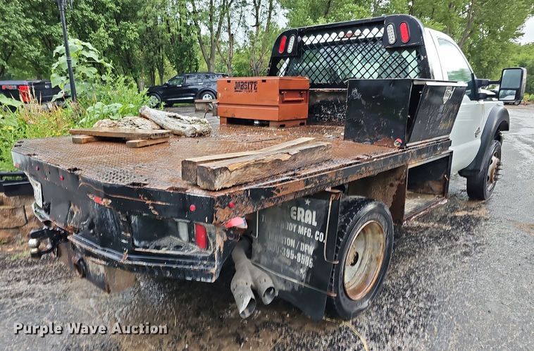 image for item DO2913 2013 Ford F450 Super Duty  flatbed truck