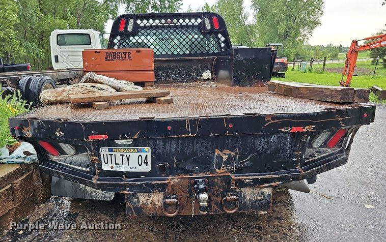 image for item DO2913 2013 Ford F450 Super Duty  flatbed truck