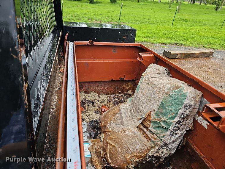 image for item DO2913 2013 Ford F450 Super Duty  flatbed truck