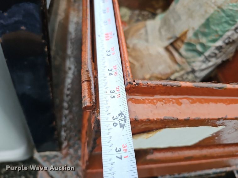 image for item DO2913 2013 Ford F450 Super Duty  flatbed truck