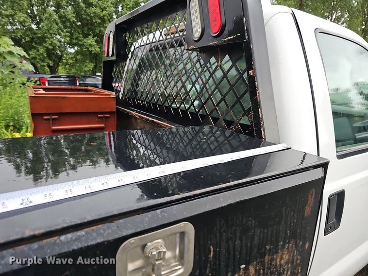 image for item DO2913 2013 Ford F450 Super Duty  flatbed truck