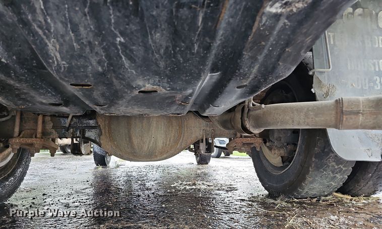 image for item DO2913 2013 Ford F450 Super Duty  flatbed truck