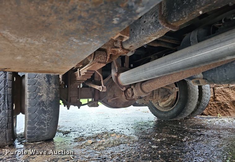 image for item DO2913 2013 Ford F450 Super Duty  flatbed truck