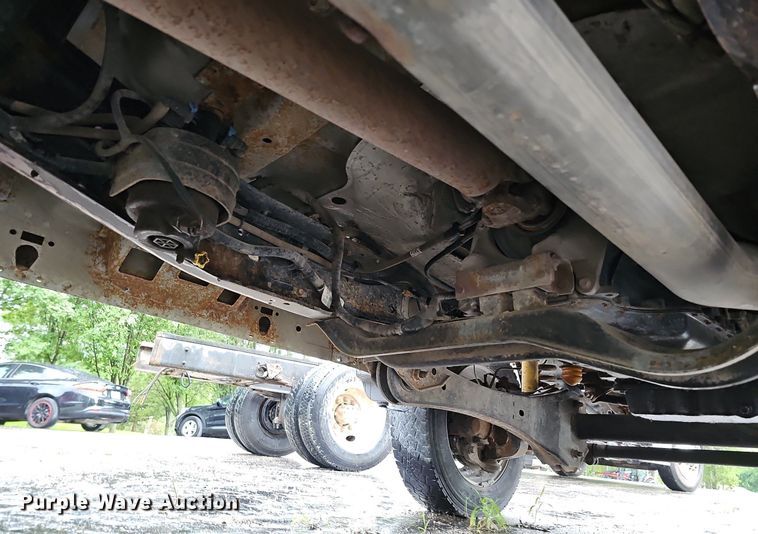 image for item DO2913 2013 Ford F450 Super Duty  flatbed truck