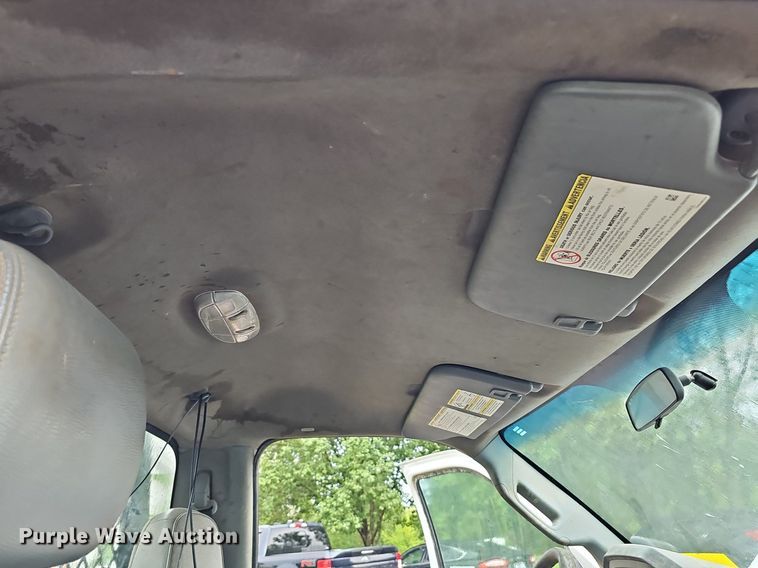 image for item DO2913 2013 Ford F450 Super Duty  flatbed truck