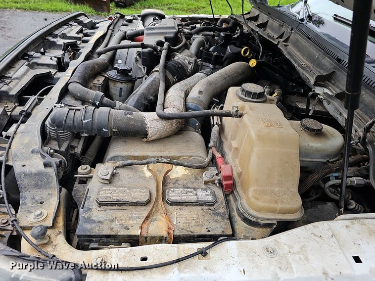 image for item DO2913 2013 Ford F450 Super Duty  flatbed truck