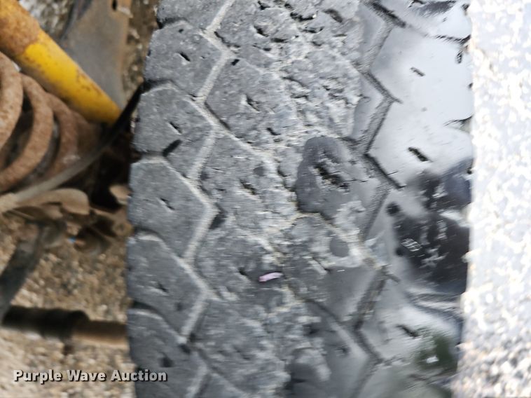 image for item DO2913 2013 Ford F450 Super Duty  flatbed truck