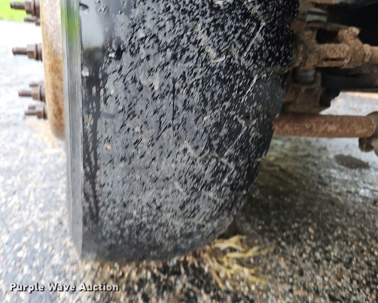 image for item DO2913 2013 Ford F450 Super Duty  flatbed truck