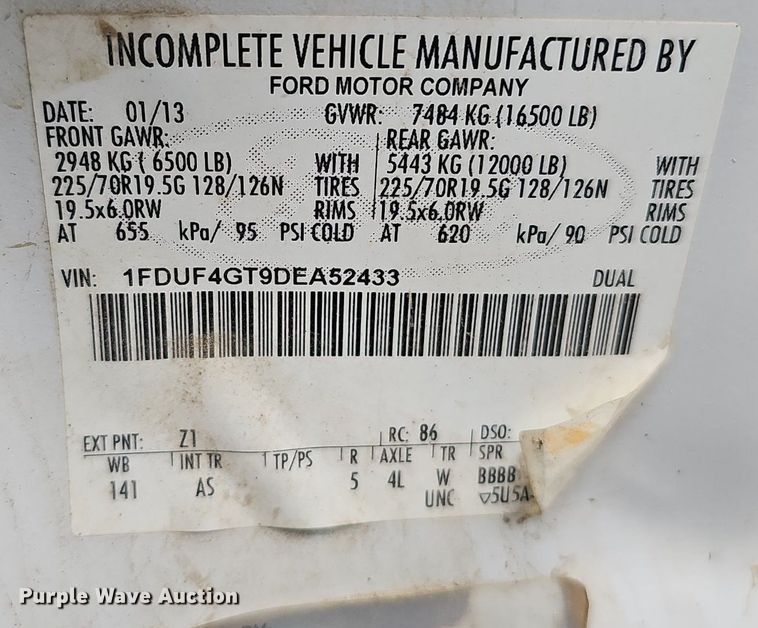 image for item DO2913 2013 Ford F450 Super Duty  flatbed truck