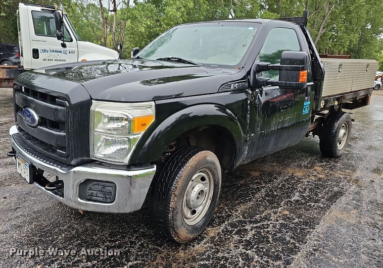 image for item DO2914 2012 Ford F250 Super Duty  flatbed pickup truck