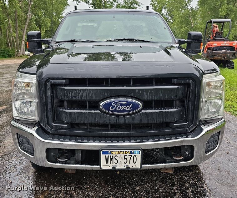 image for item DO2914 2012 Ford F250 Super Duty  flatbed pickup truck
