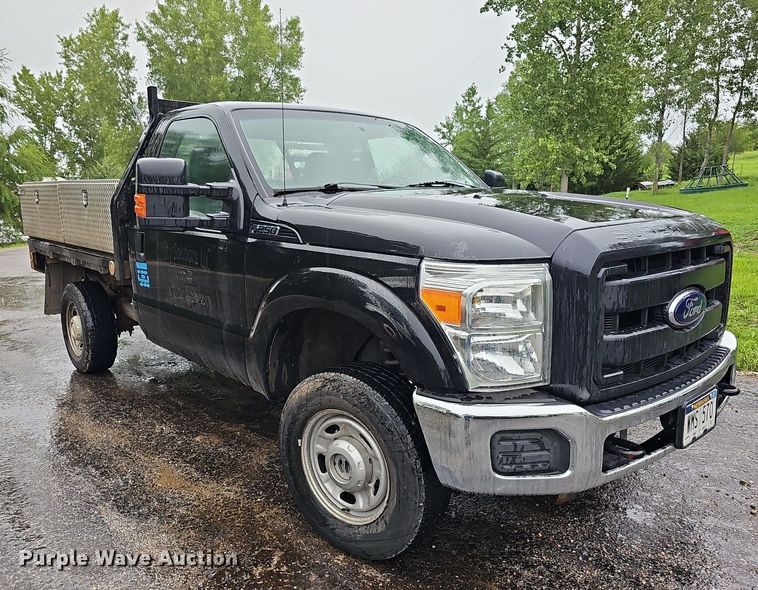 image for item DO2914 2012 Ford F250 Super Duty  flatbed pickup truck