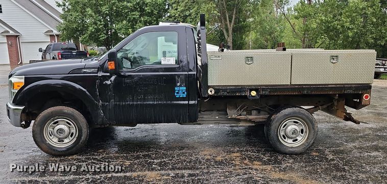 image for item DO2914 2012 Ford F250 Super Duty  flatbed pickup truck