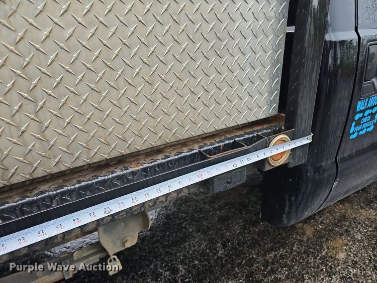 image for item DO2914 2012 Ford F250 Super Duty  flatbed pickup truck