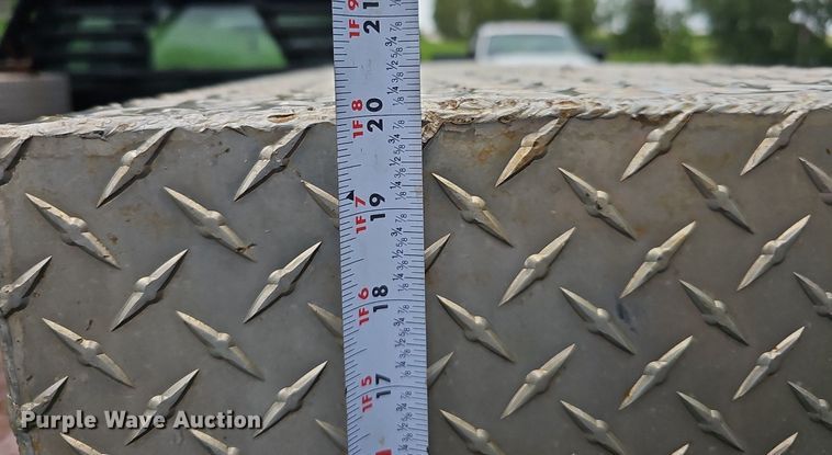 image for item DO2914 2012 Ford F250 Super Duty  flatbed pickup truck