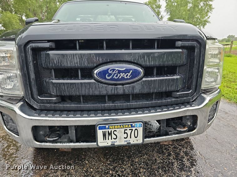 image for item DO2914 2012 Ford F250 Super Duty  flatbed pickup truck