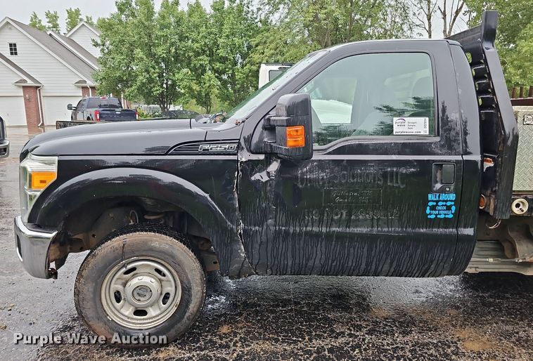 image for item DO2914 2012 Ford F250 Super Duty  flatbed pickup truck