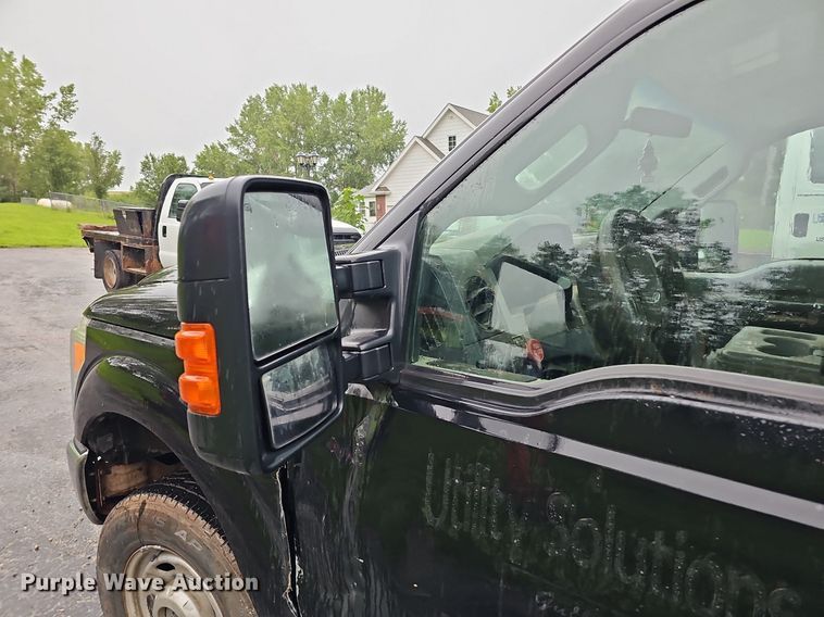 image for item DO2914 2012 Ford F250 Super Duty  flatbed pickup truck