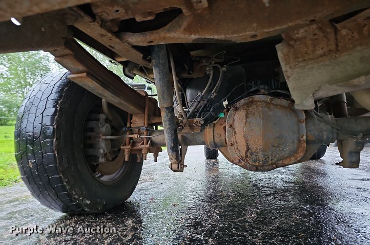 image for item DO2914 2012 Ford F250 Super Duty  flatbed pickup truck