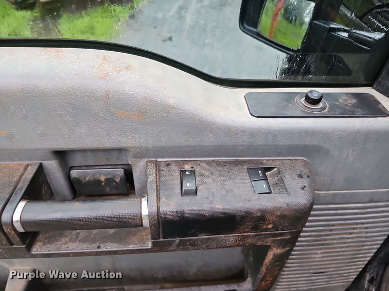 image for item DO2914 2012 Ford F250 Super Duty  flatbed pickup truck