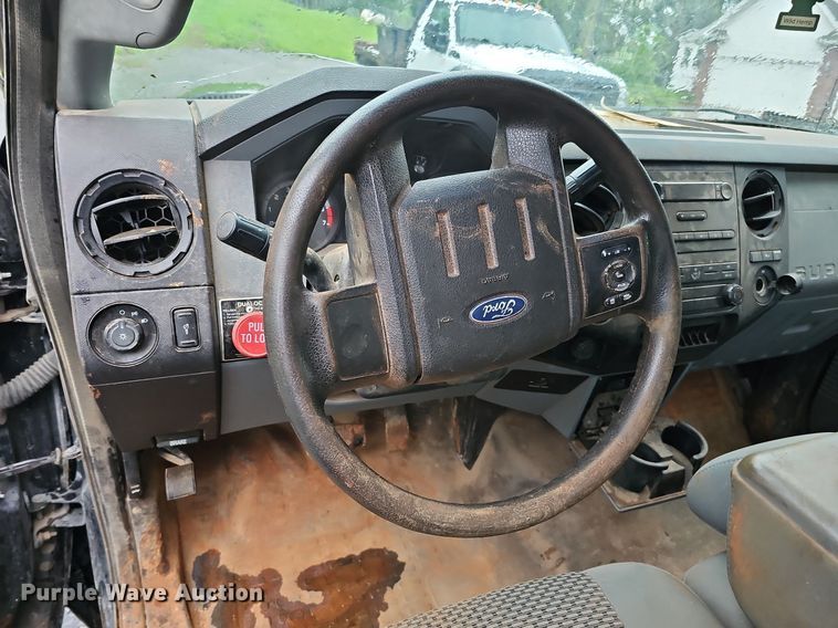 image for item DO2914 2012 Ford F250 Super Duty  flatbed pickup truck