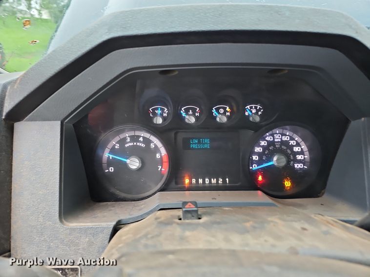 image for item DO2914 2012 Ford F250 Super Duty  flatbed pickup truck