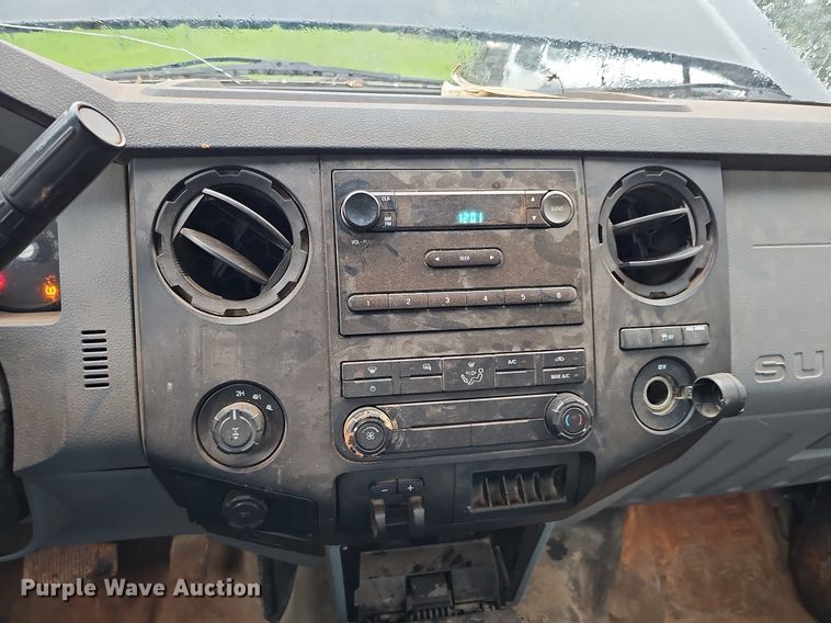 image for item DO2914 2012 Ford F250 Super Duty  flatbed pickup truck