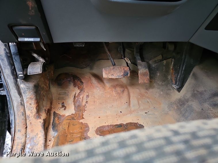 image for item DO2914 2012 Ford F250 Super Duty  flatbed pickup truck