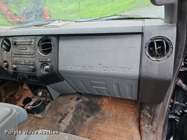 image for item DO2914 2012 Ford F250 Super Duty  flatbed pickup truck