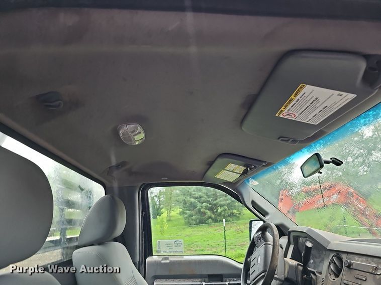 image for item DO2914 2012 Ford F250 Super Duty  flatbed pickup truck