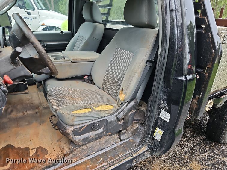 image for item DO2914 2012 Ford F250 Super Duty  flatbed pickup truck