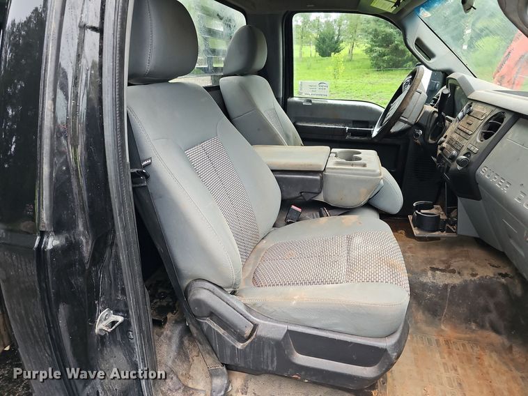 image for item DO2914 2012 Ford F250 Super Duty  flatbed pickup truck