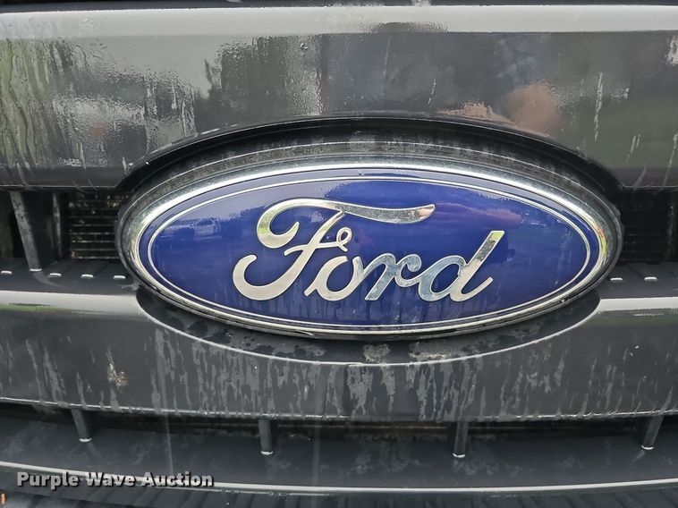 image for item DO2914 2012 Ford F250 Super Duty  flatbed pickup truck