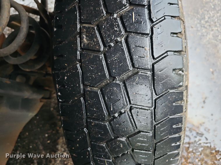 image for item DO2914 2012 Ford F250 Super Duty  flatbed pickup truck