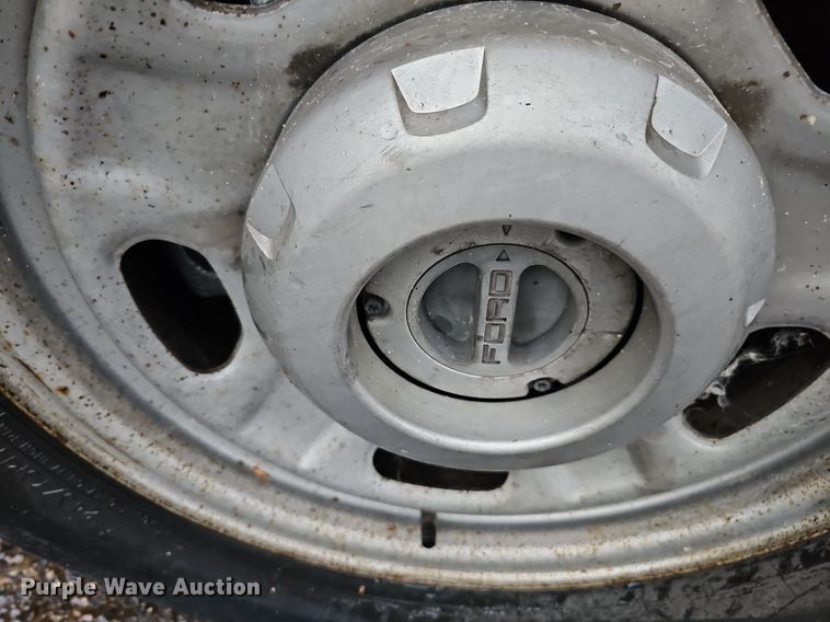 image for item DO2914 2012 Ford F250 Super Duty  flatbed pickup truck