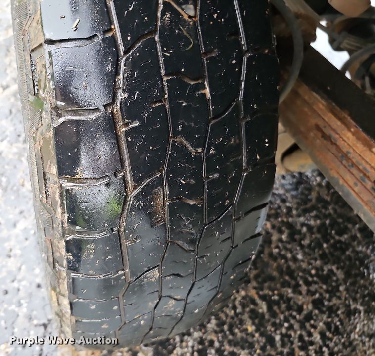 image for item DO2914 2012 Ford F250 Super Duty  flatbed pickup truck