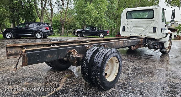 image for item DO2917 2006 International 4400  truck cab and chassis