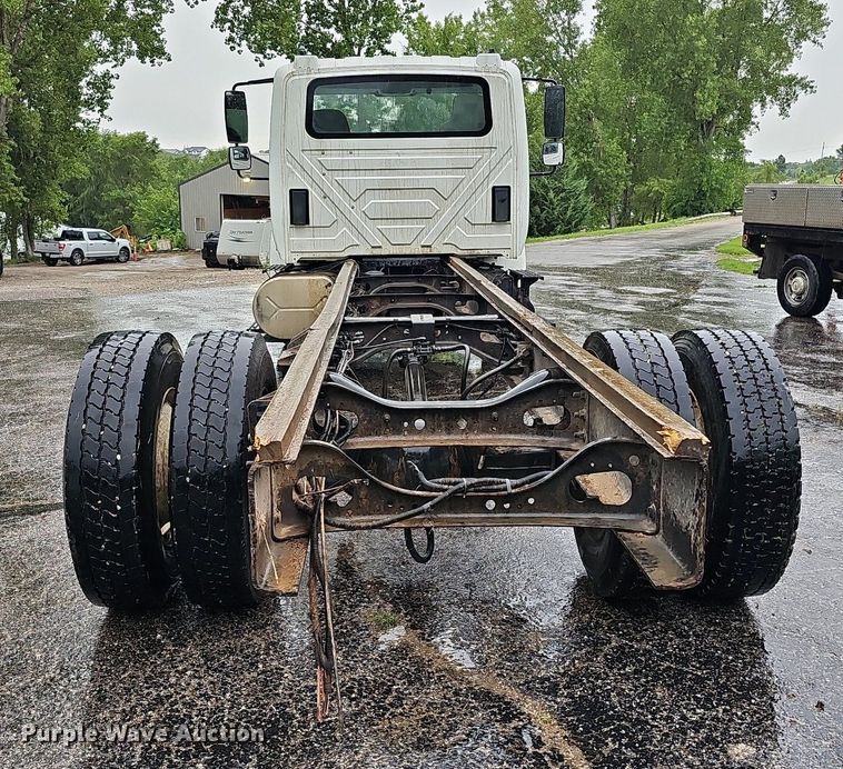 image for item DO2917 2006 International 4400  truck cab and chassis