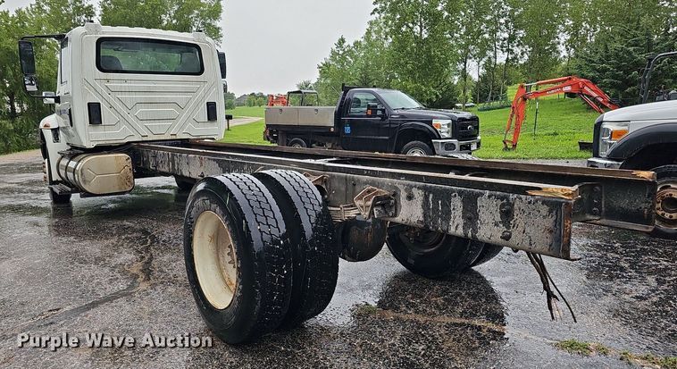 image for item DO2917 2006 International 4400  truck cab and chassis