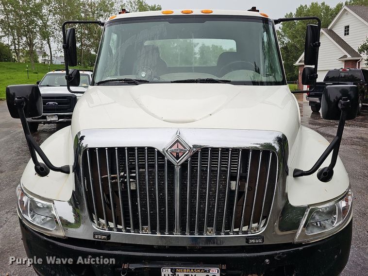 image for item DO2917 2006 International 4400  truck cab and chassis