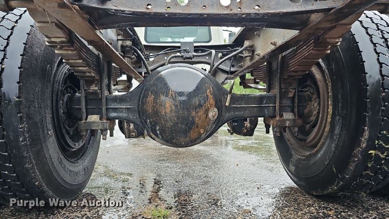 image for item DO2917 2006 International 4400  truck cab and chassis